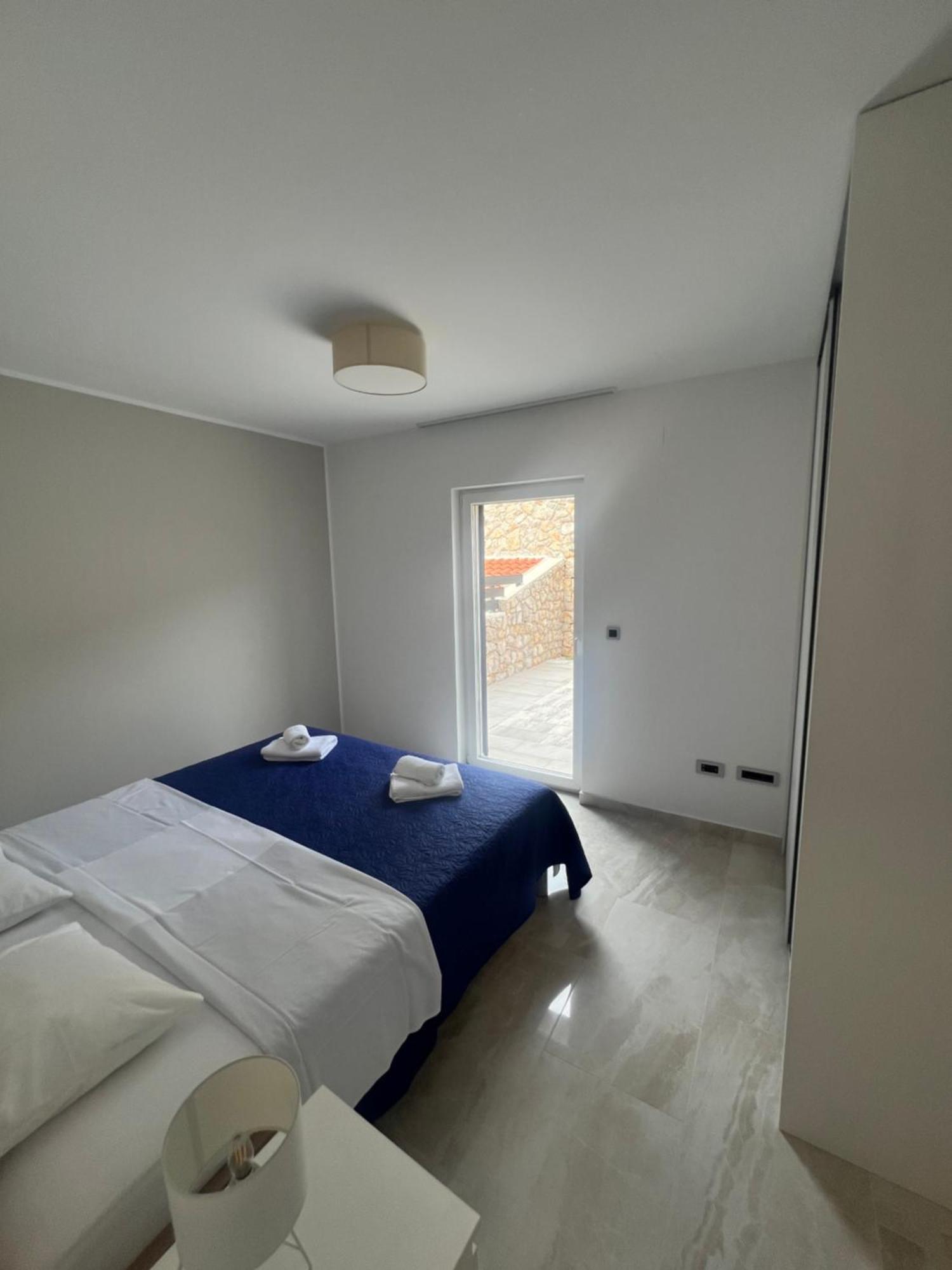 Apartman Linda Apartment Крес Екстериор снимка