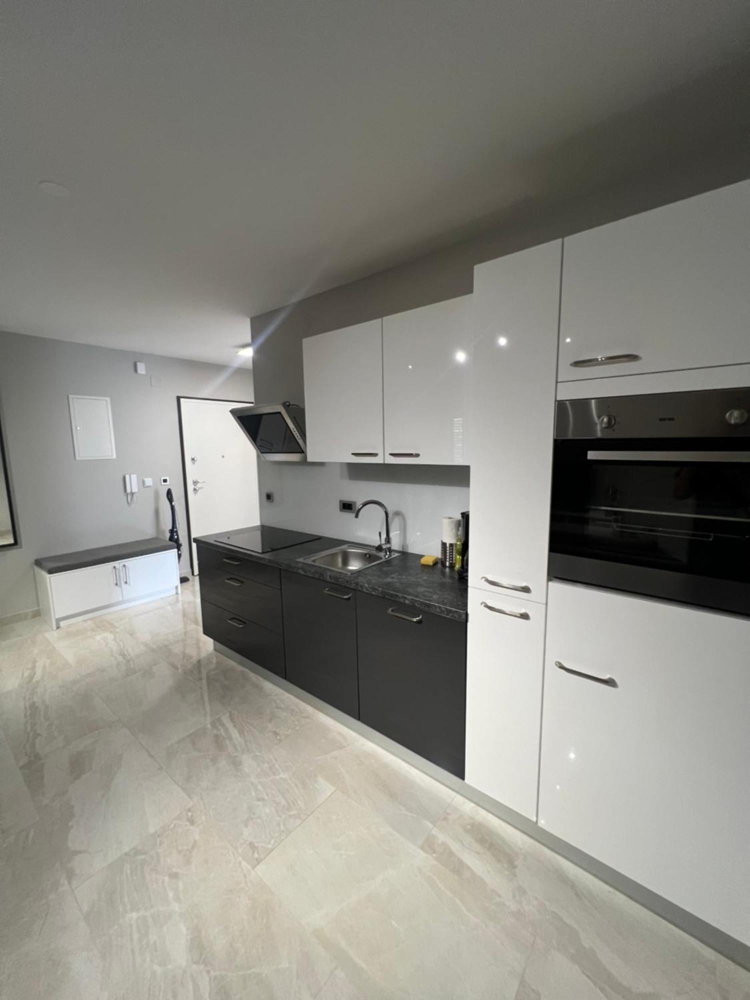 Apartman Linda Apartment Крес Екстериор снимка