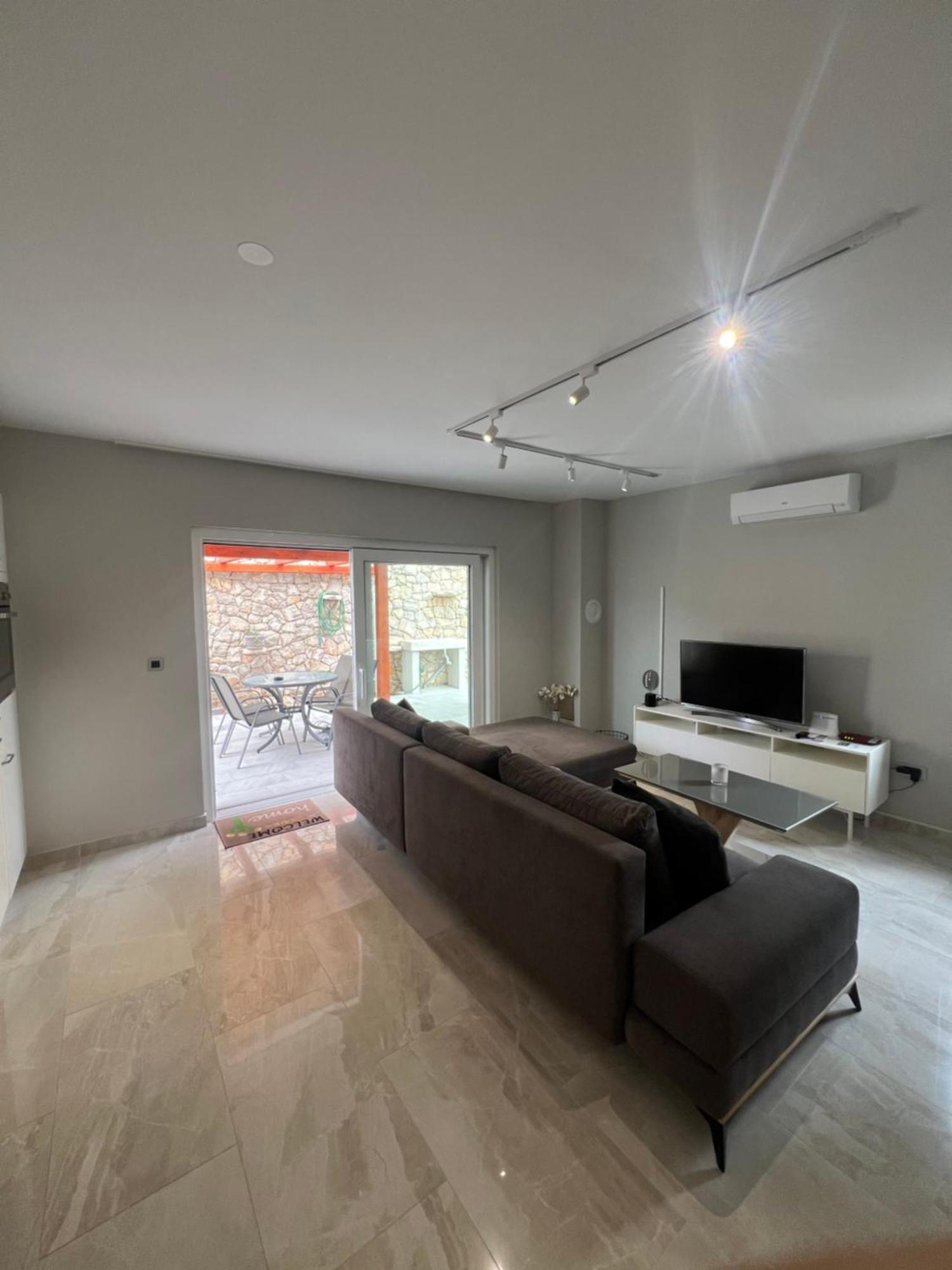 Apartman Linda Apartment Крес Екстериор снимка